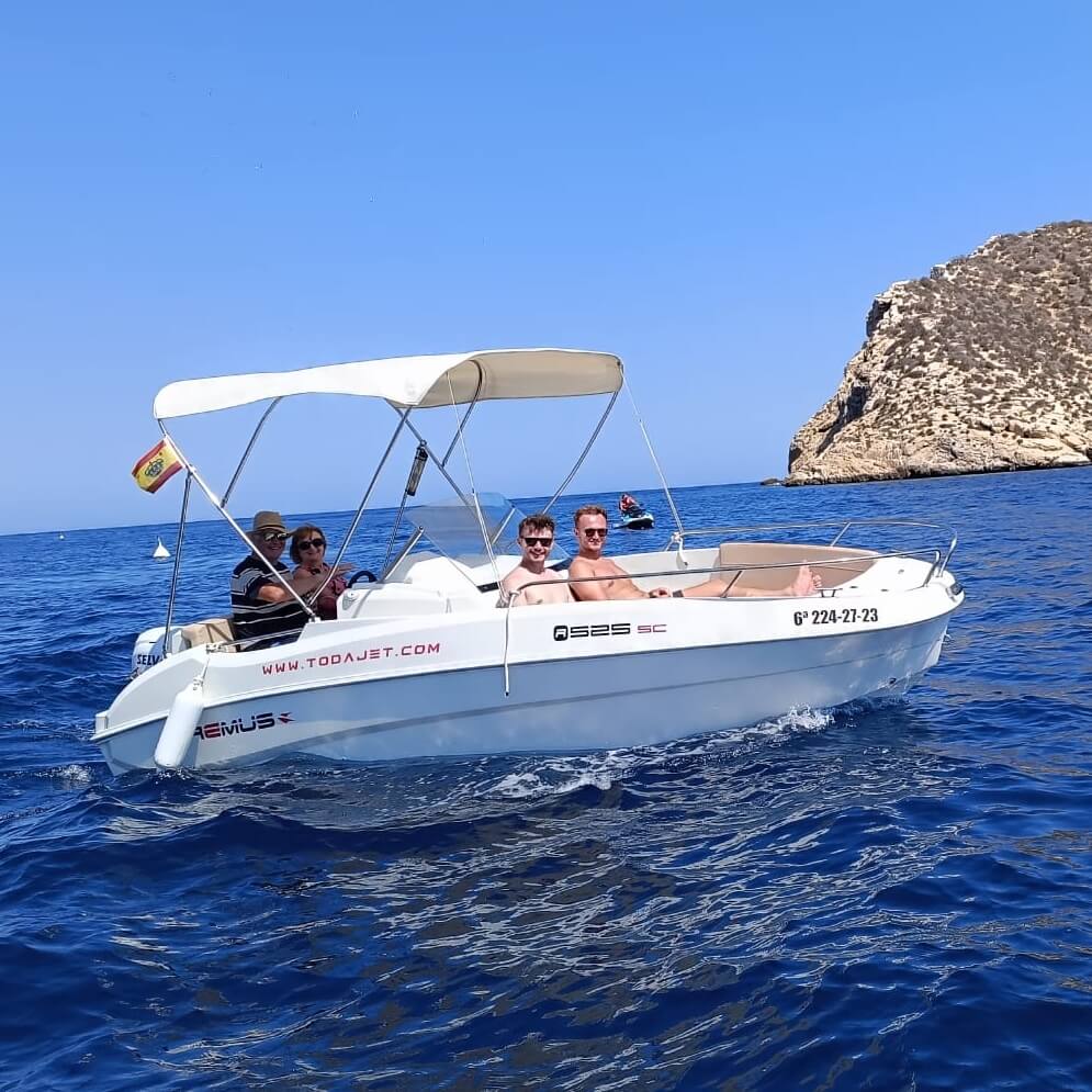 barco de alquiler en benidorm