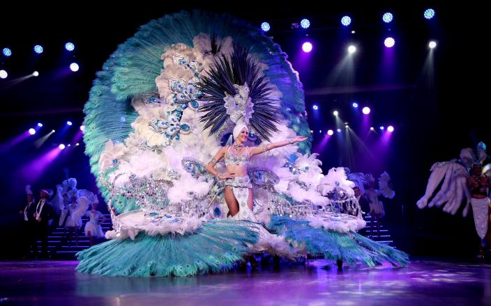 Benidorm Palace: Cena y Espectáculo en Benidorm