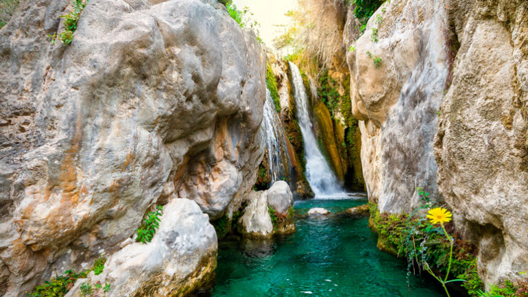 Fuentes del Algar: Un Oasis Natural a un Paso de Benidorm
