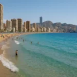 Playas de Benidorm: las mejores zonas para bañarse en 2025